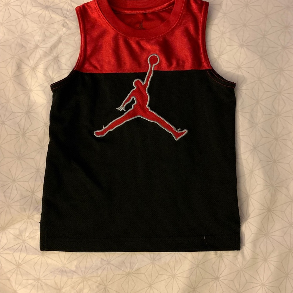 👉🏼SOLD👈🏼 FB $8 2 piece Jordan size 5 boys - Picture 4 of 5